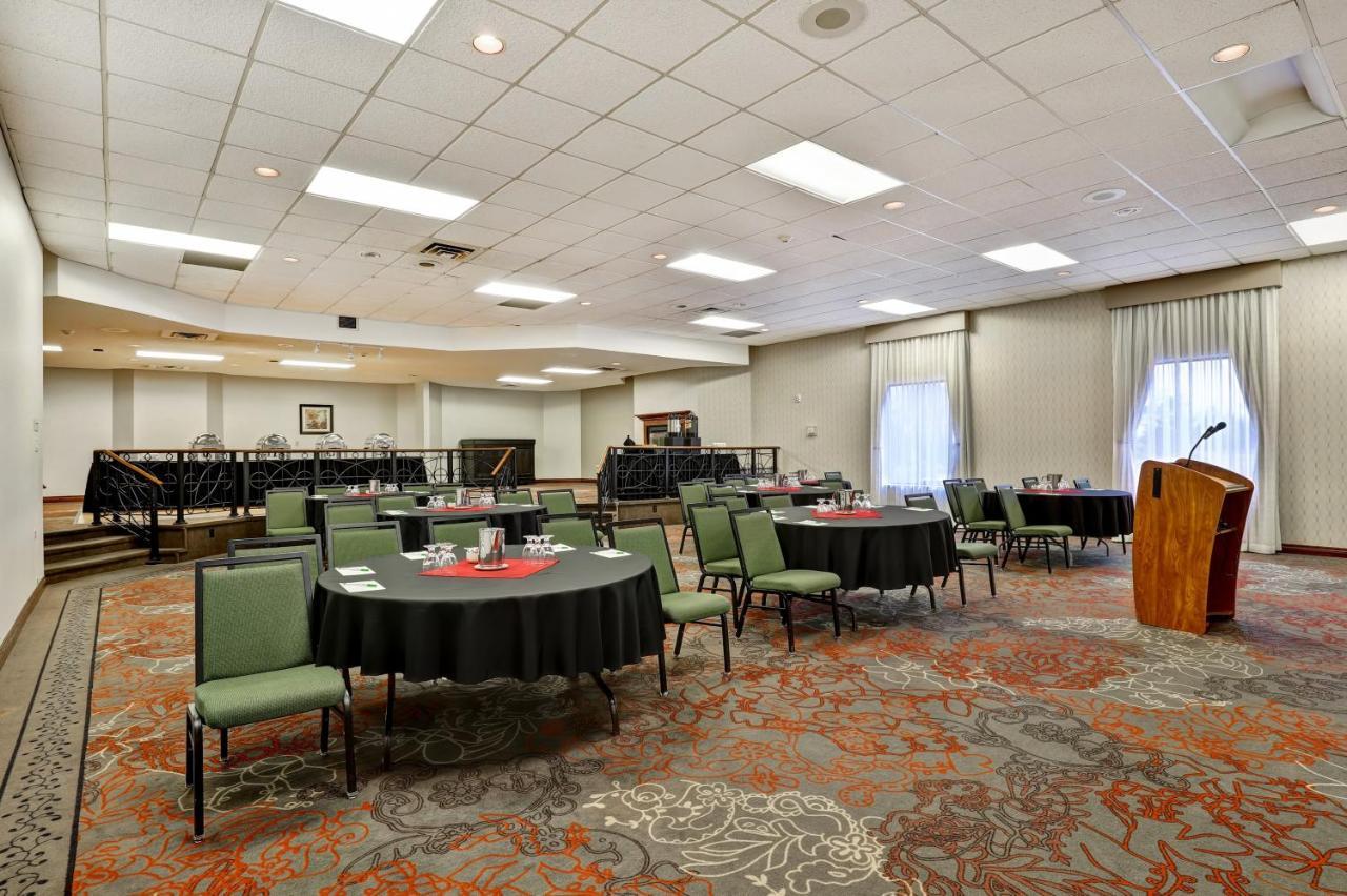 Holiday Inn Guelph Hotel & Conference Centre, An Ihg Hotel Zewnętrze zdjęcie