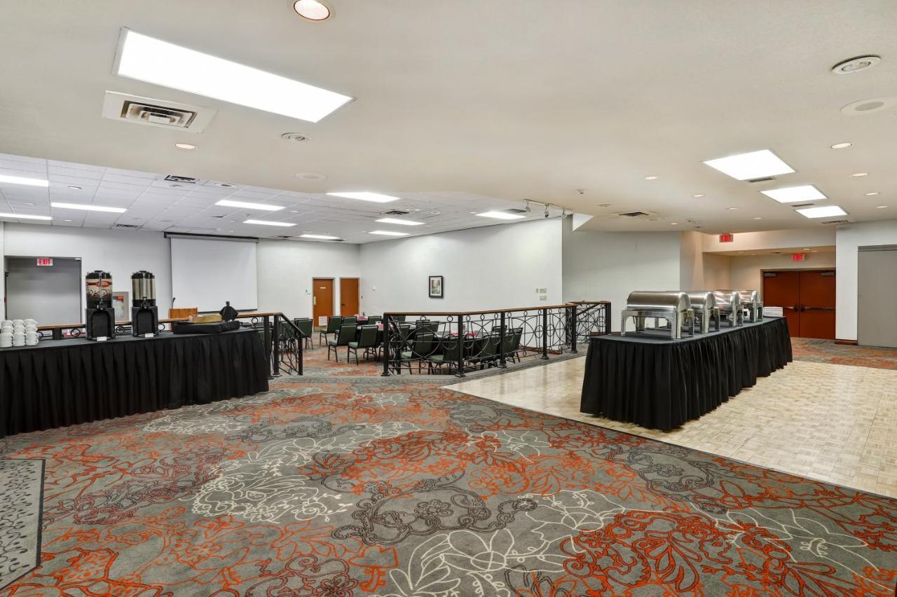 Holiday Inn Guelph Hotel & Conference Centre, An Ihg Hotel Zewnętrze zdjęcie